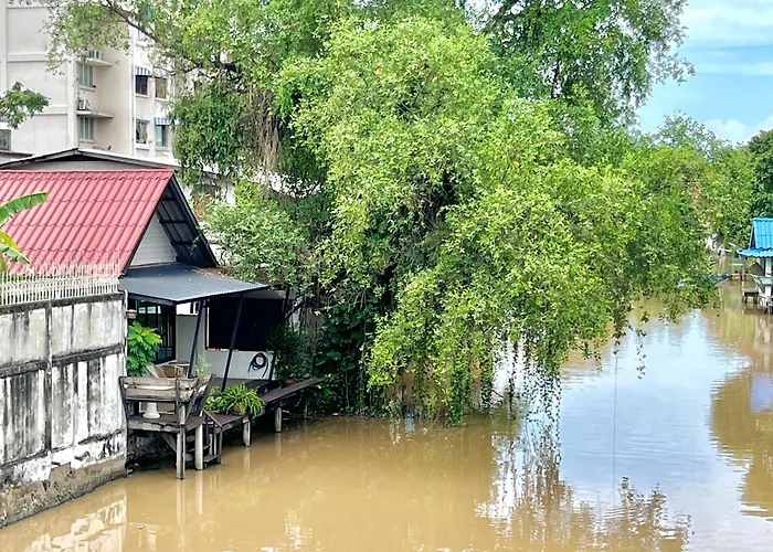 Chalet Kirin Riverside With Ac, Wifi In Bangkok