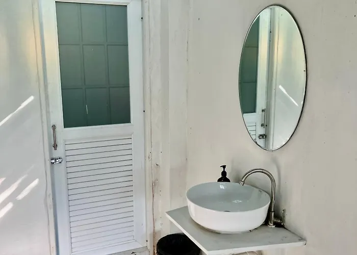 Kirin Riverside With Ac, Wifi In Bangkok